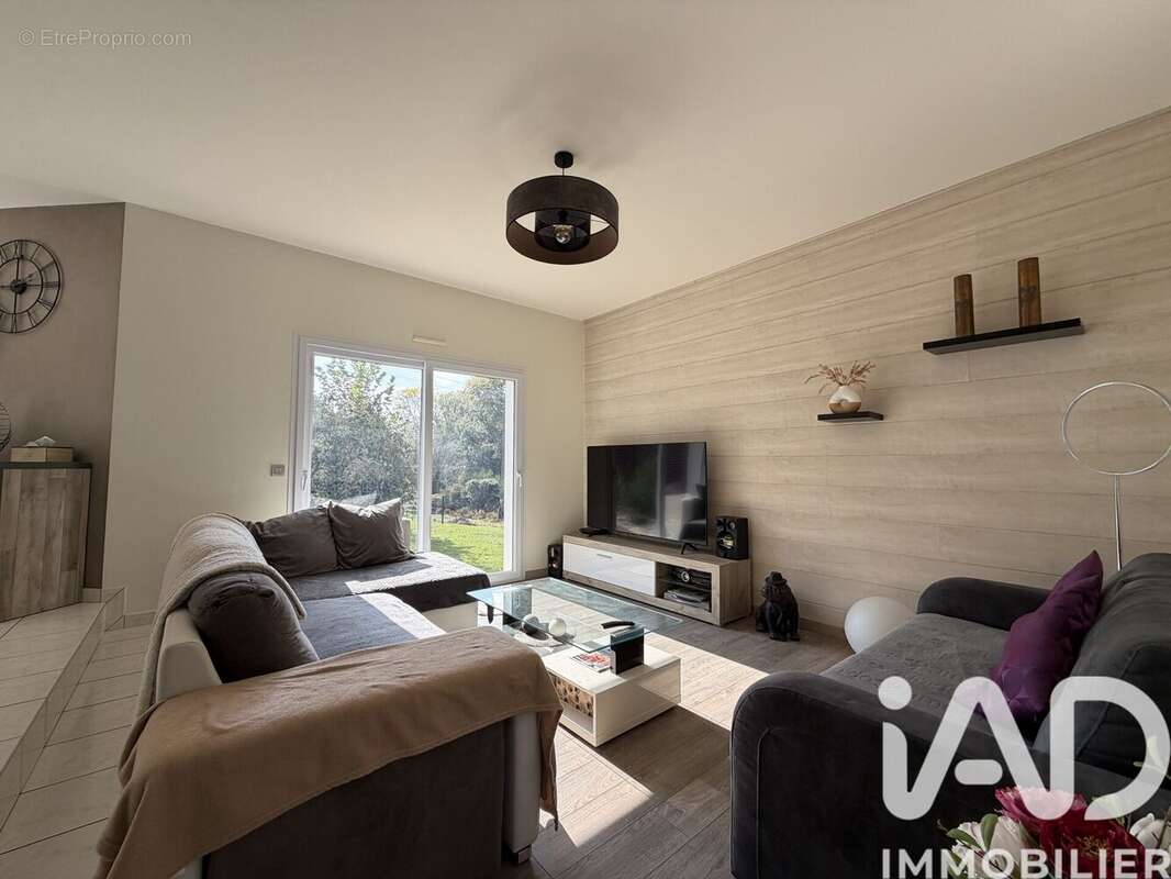 Photo 3 - Maison à SAINT-JEAN-LA-POTERIE