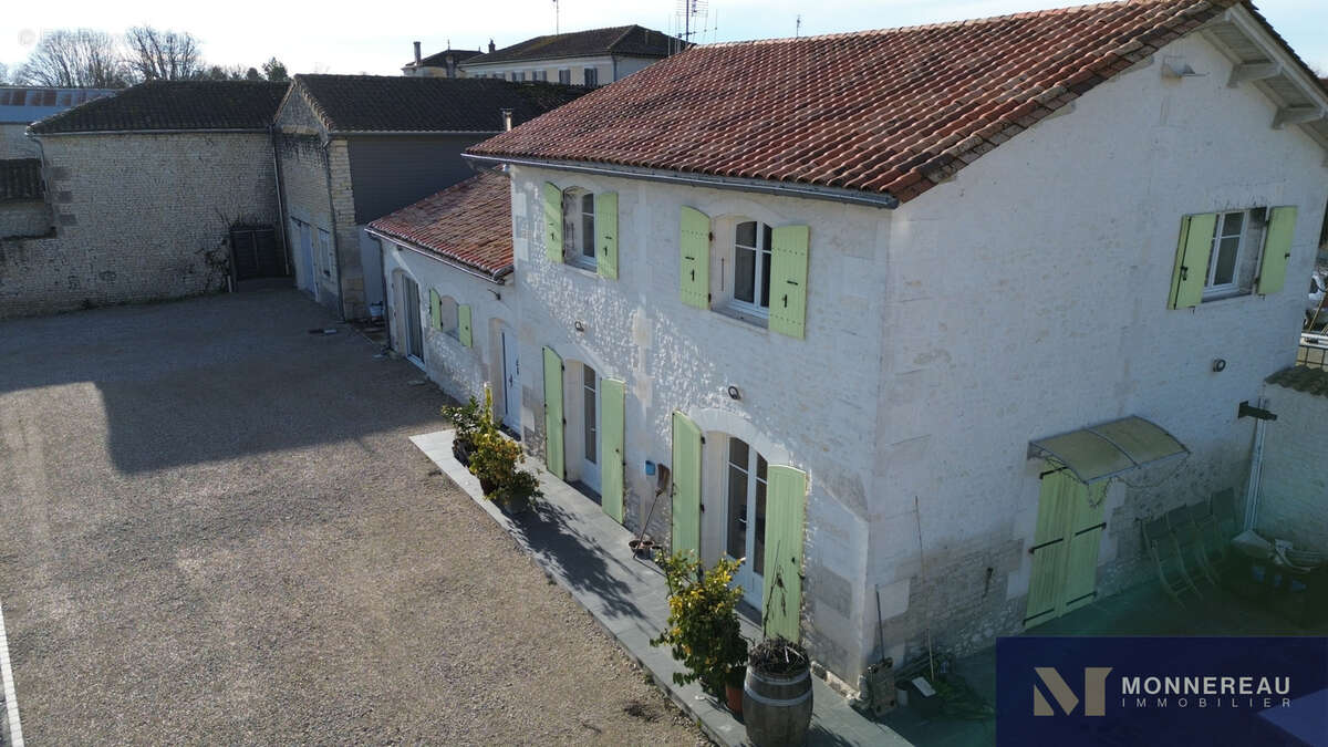 Maison à LONZAC