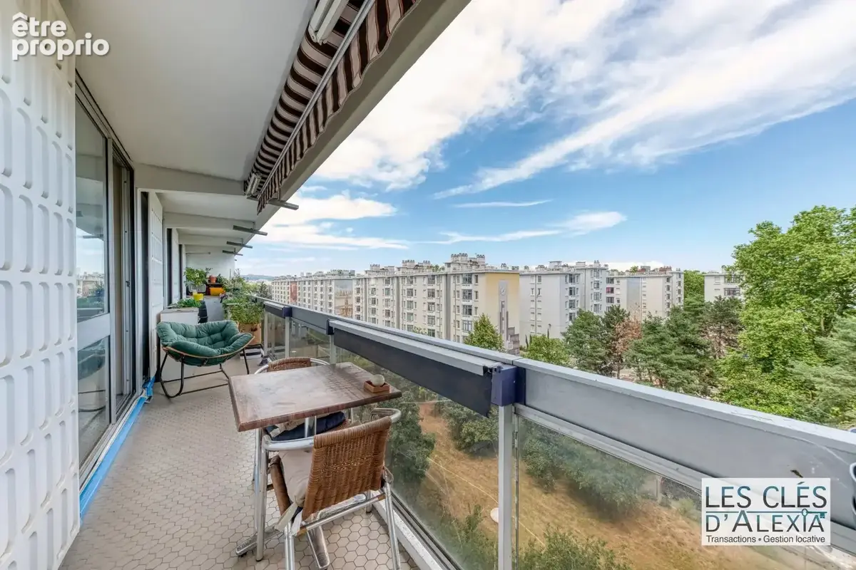 Superbe appartement familial rénové avec balcon filant – Résidence de standing avec parc & tennis - photo 16