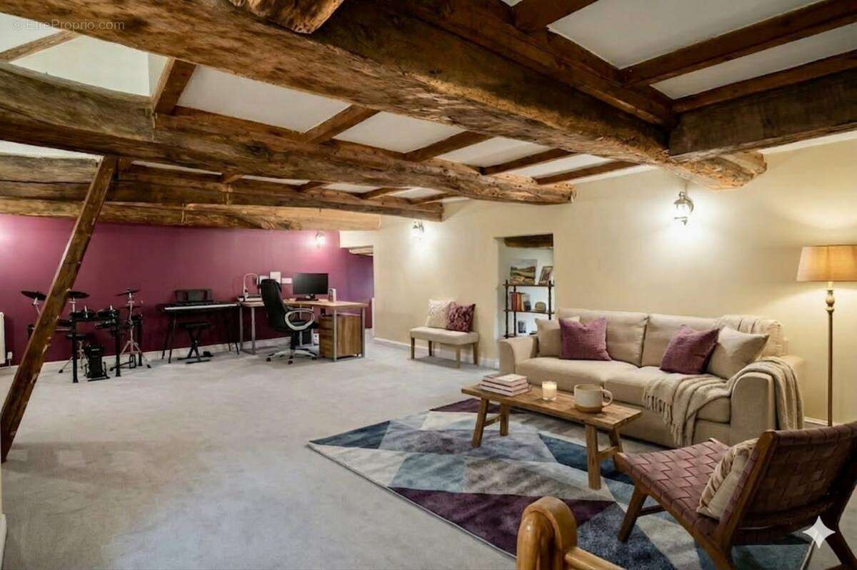 Maison à SAINT-MARCEL-BEL-ACCUEIL