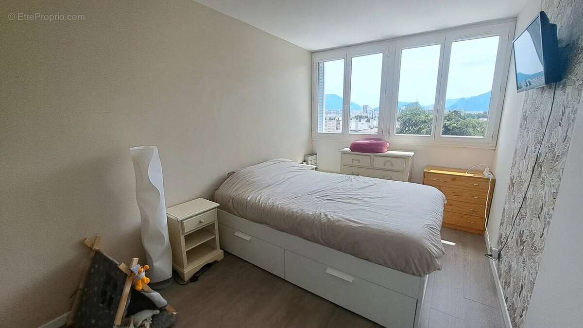 Appartement à LE PONT-DE-CLAIX