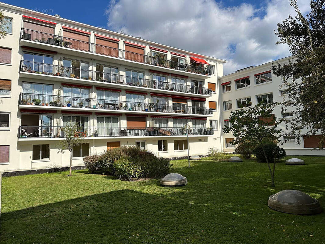 Appartement à SURESNES