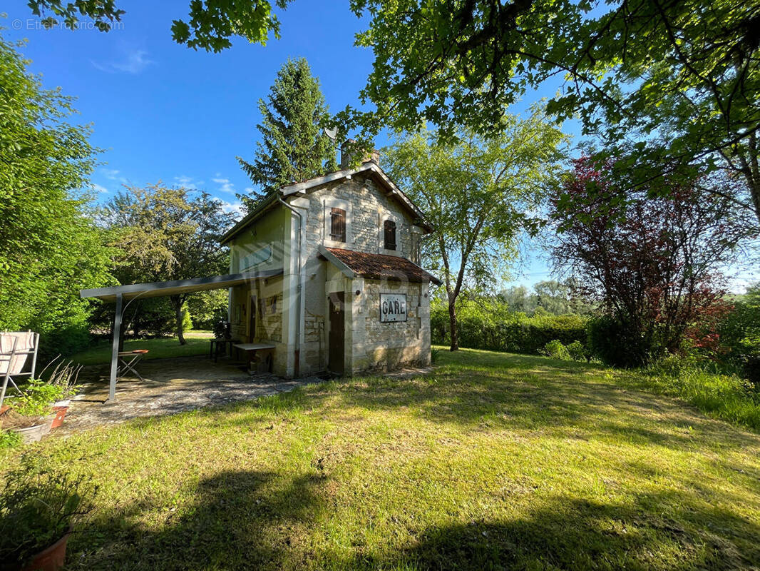 Maison à SAINTE-VERTU