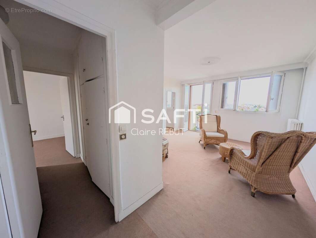 Photo 8 - Appartement à LIVRY-GARGAN