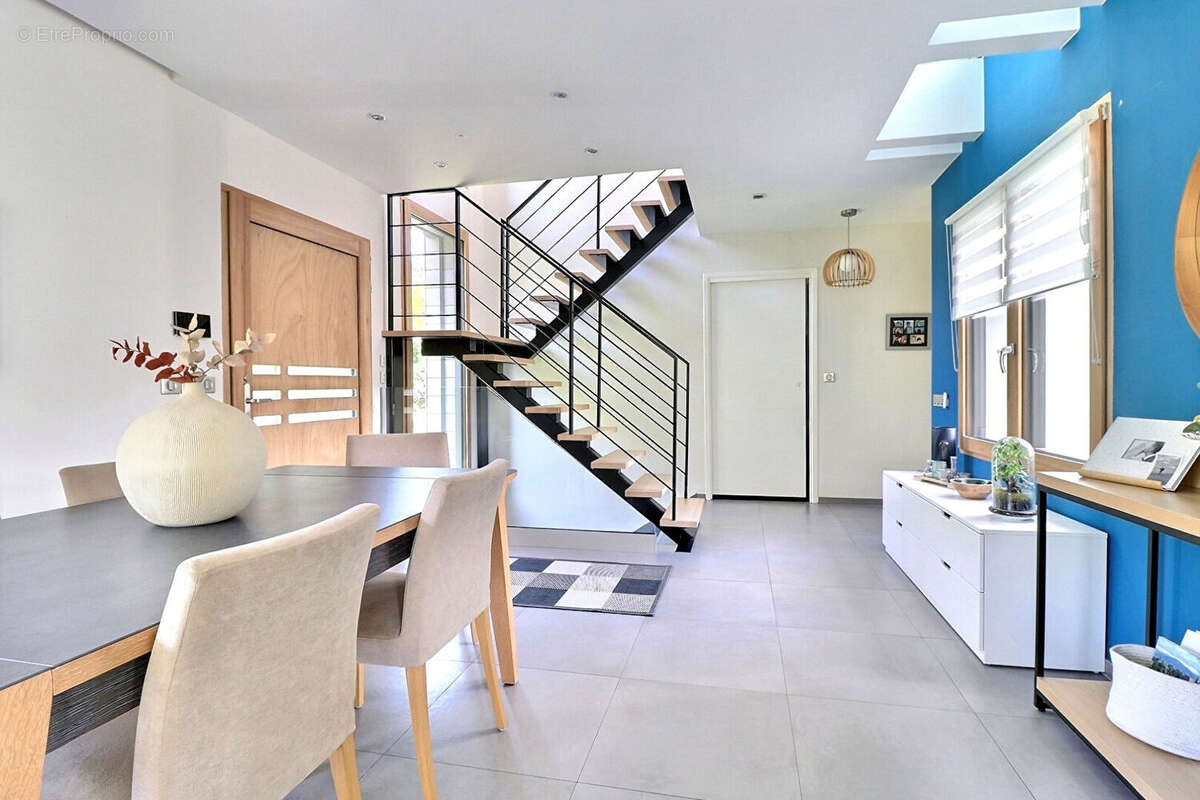 Maison à MAREIL-MARLY