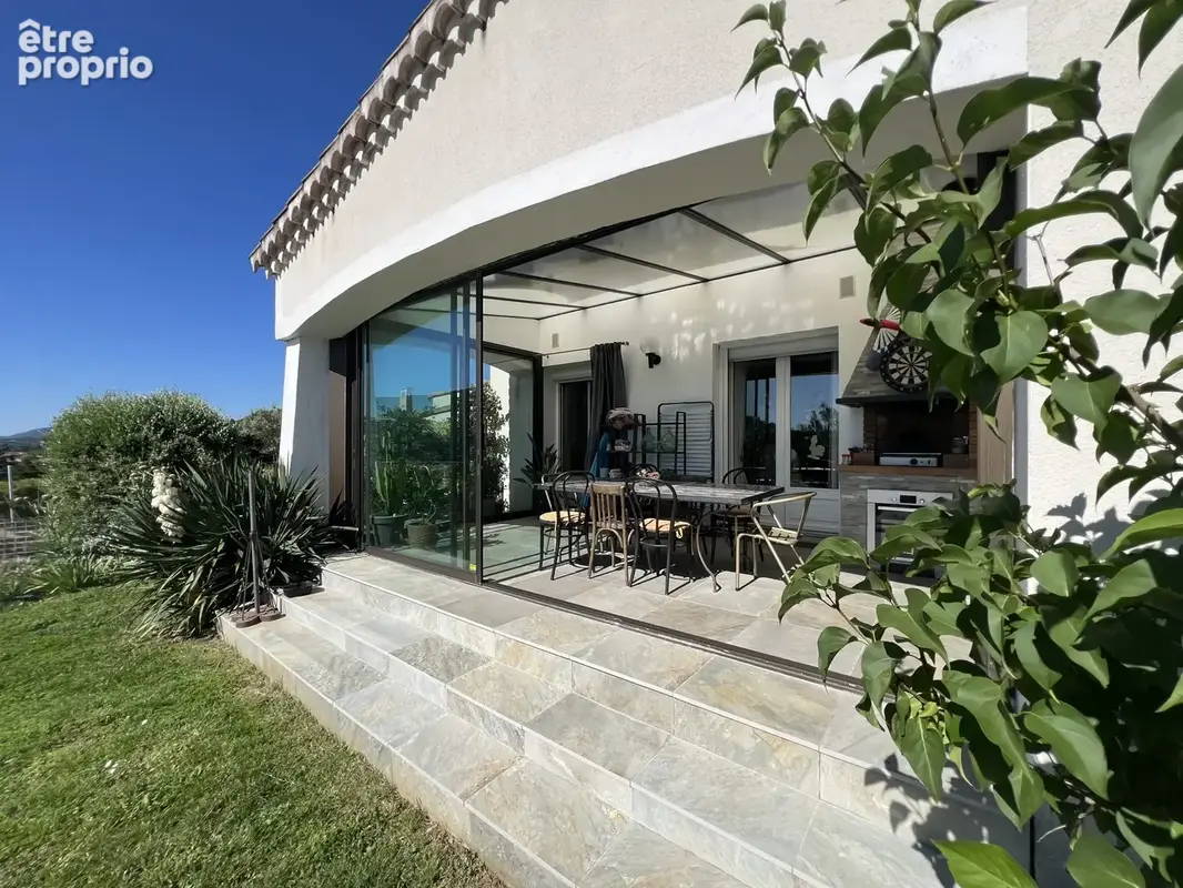 Maison Plain-pied - vue dégagée - piscine - Véranda - sous-sol complet - photo 7