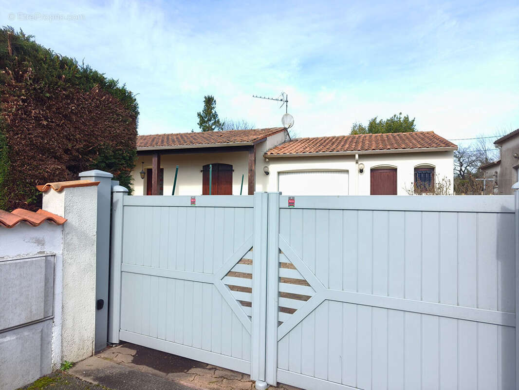 Maison à SAINTES