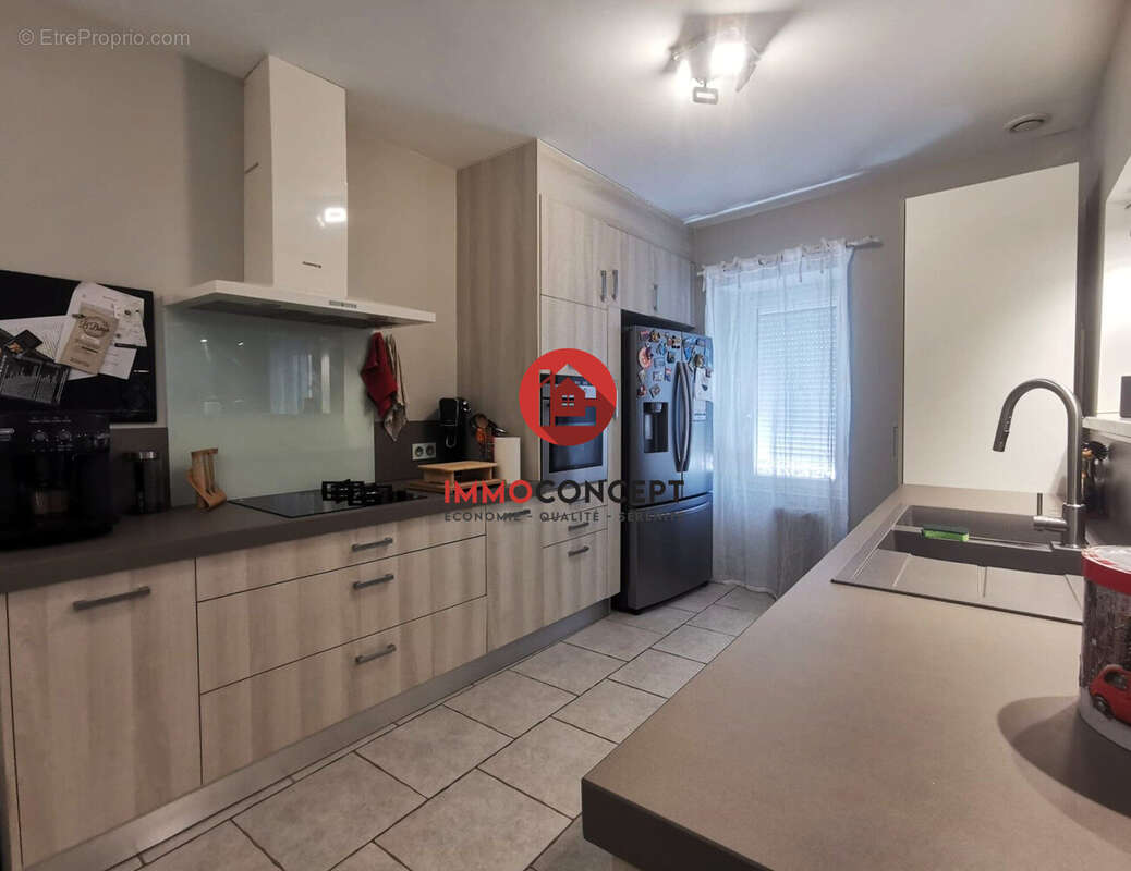 Maison 151 m² à Saint-Paul-Les-Fonts  - photo 2