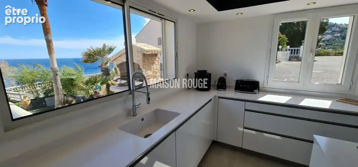 Saint-Raphaël : Villa contemporaine d'exception avec vue mer panoramique et piscine à débordement » - photo 13