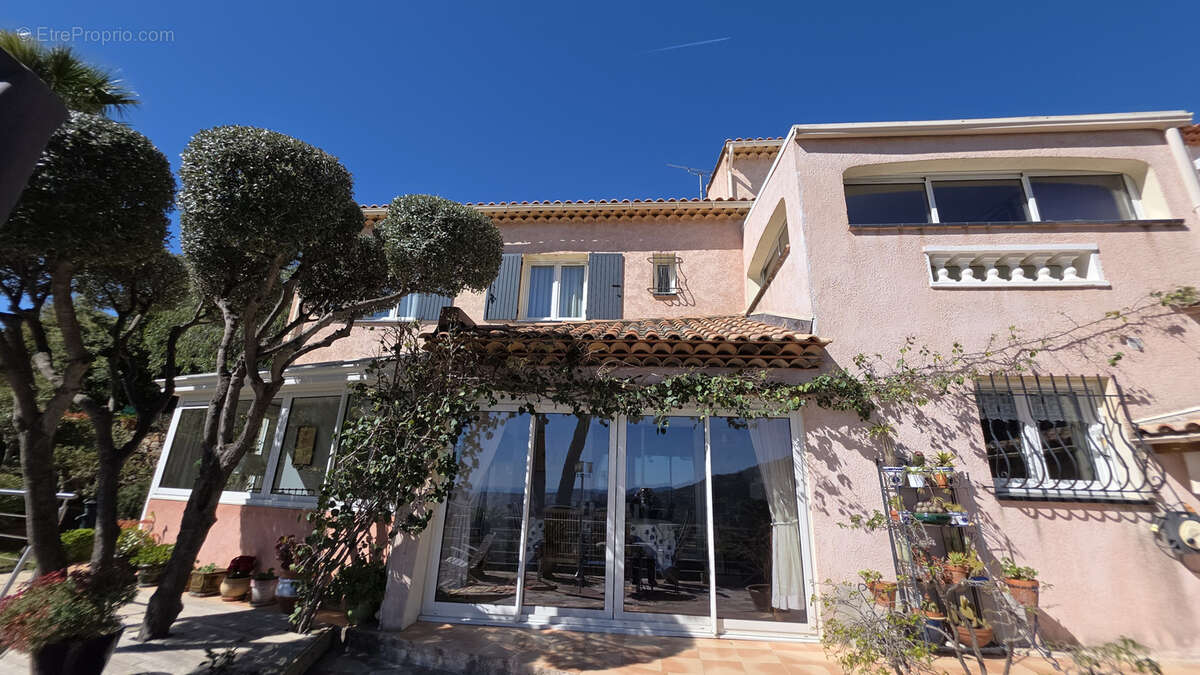 Magnifique maison en viager avec vue spectaculaire sur la rade de Toulon - photo 5