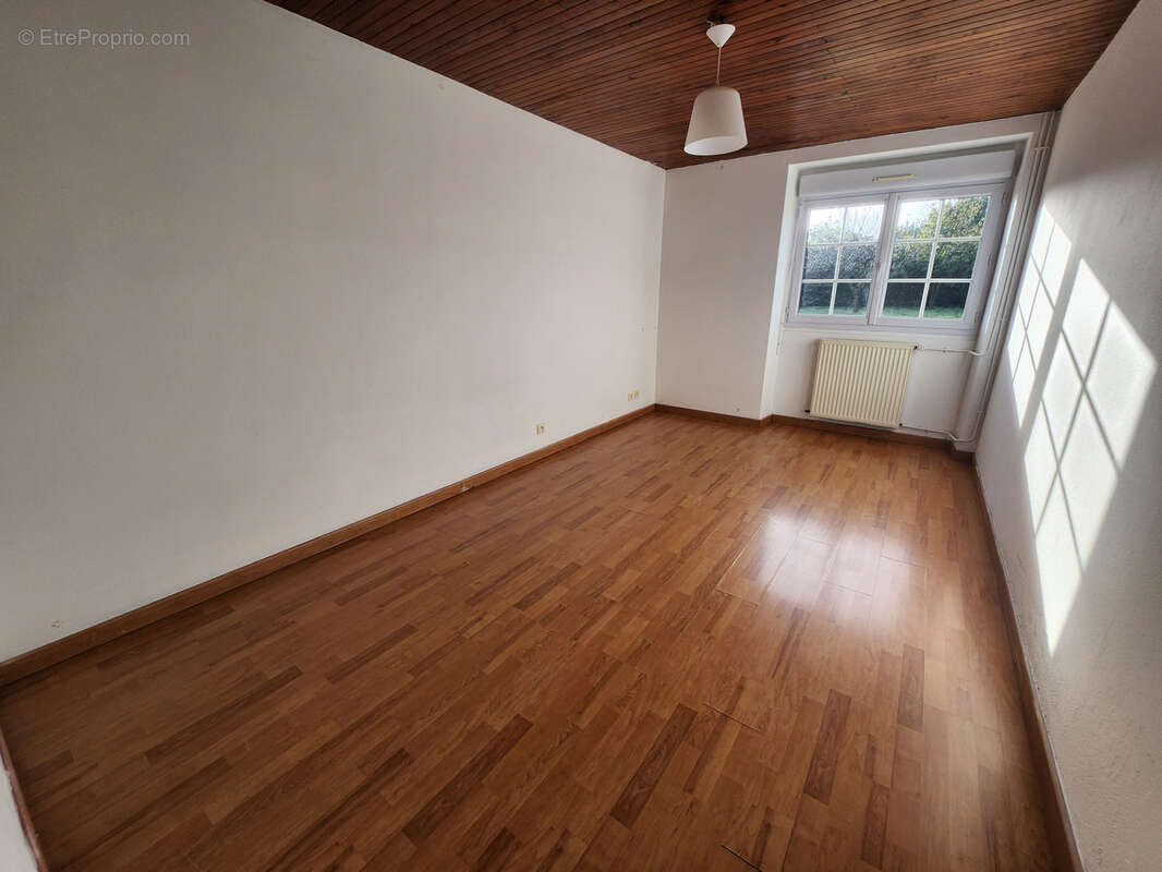 Maison à SAINTE-GEMME-LA-PLAINE