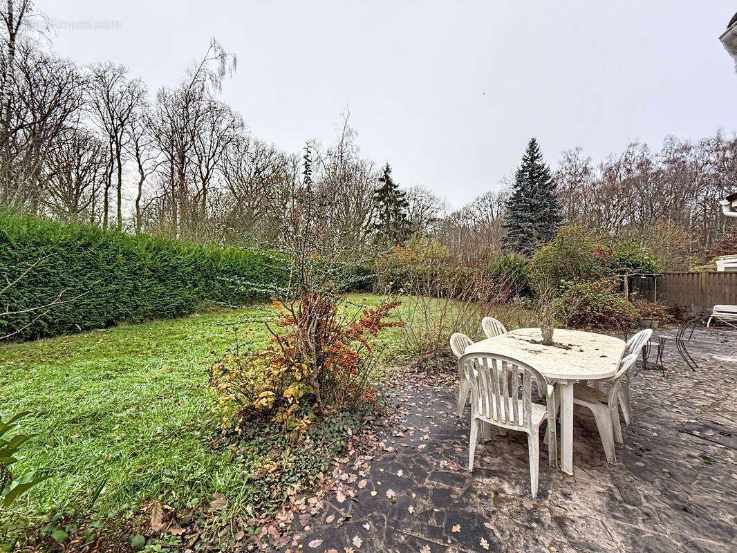 Maison à VOISINS-LE-BRETONNEUX