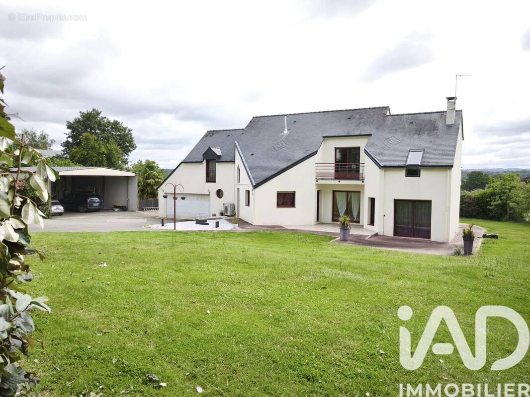 Photo 1 - Maison à LA HAIE-TRAVERSAINE