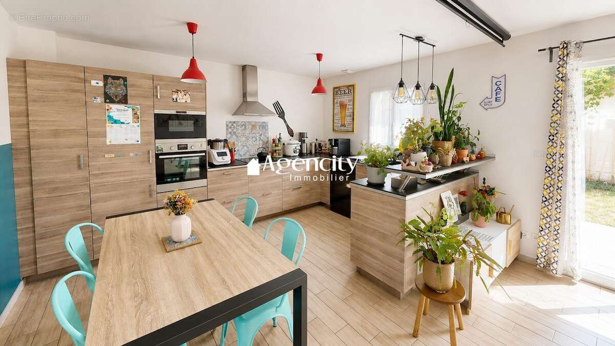 Maison 86 m² à Torcy  - photo 5