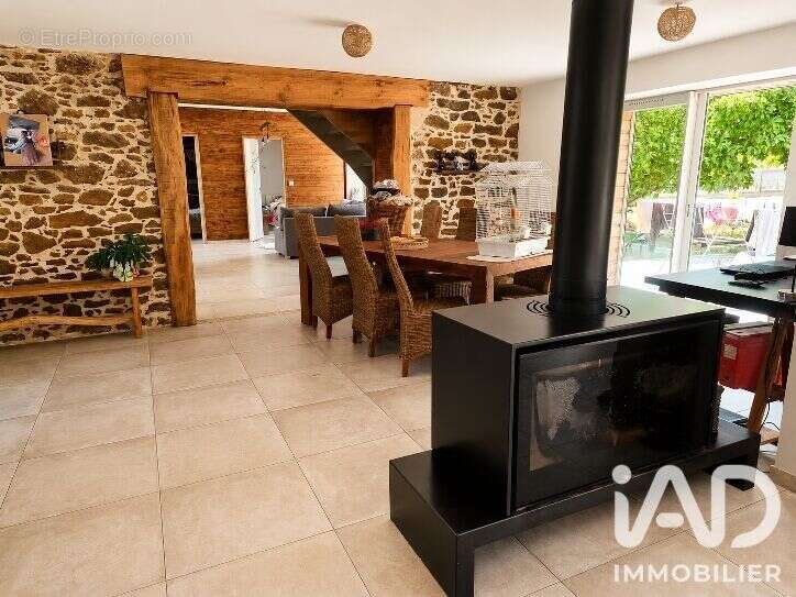 Maison 145 m² à Saint-Pere-En-Retz  - photo 3