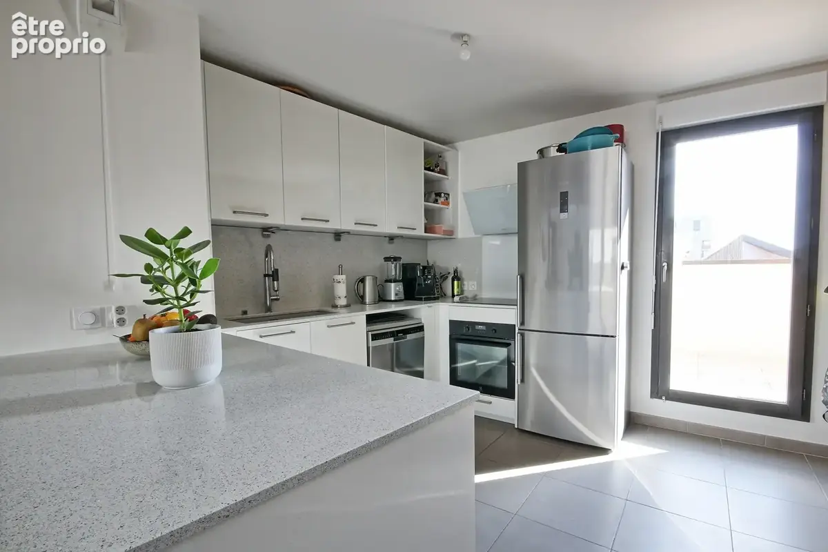 Bordeaux Bacalan appartement F4 en excellent état de 86m2 (84m2 carrez) avec terrasse de 56m2 proche tramway B - photo 4