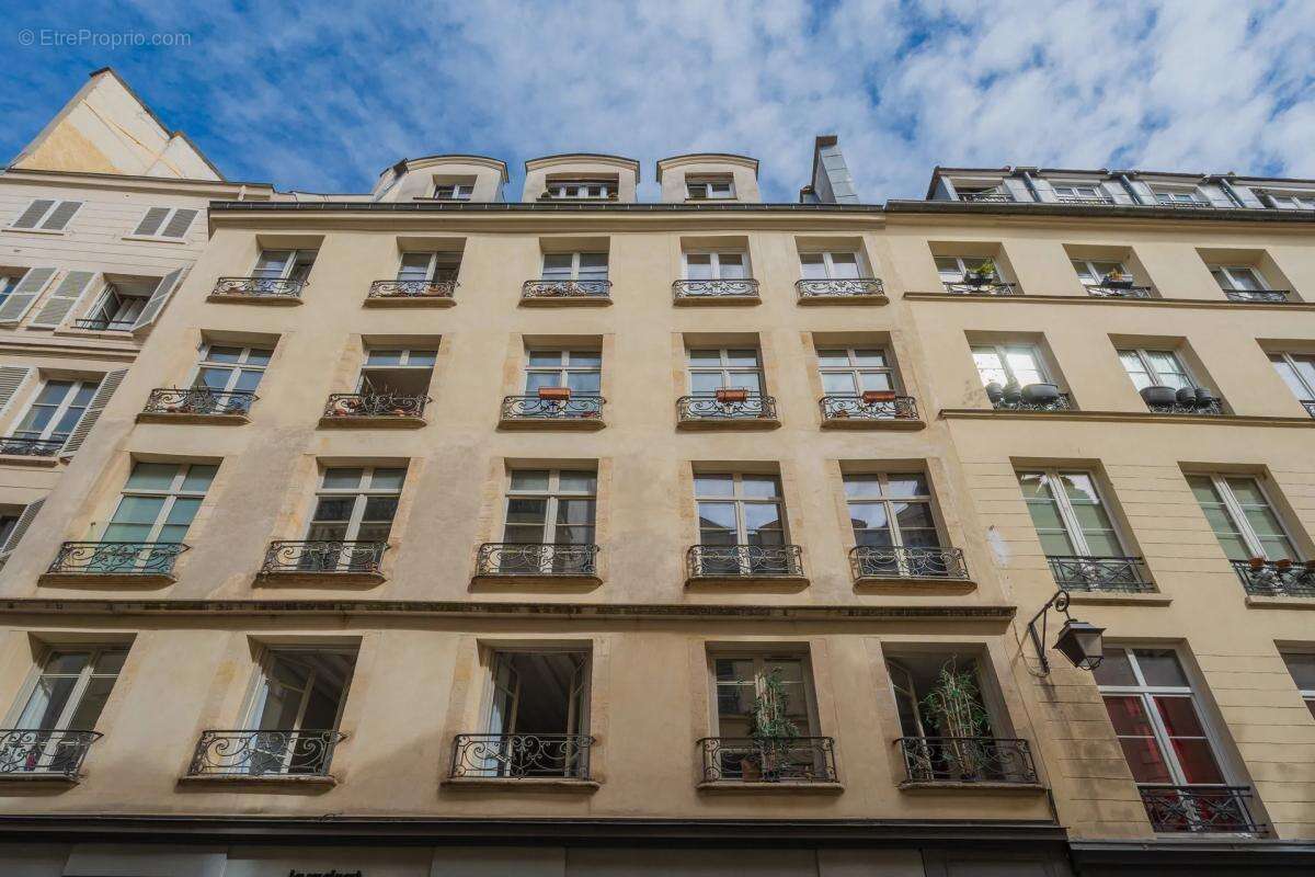 Appartement à PARIS-2E