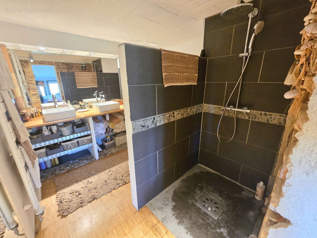 BOURG SAINT BERNARD, Maison atypique de 195 m2 à vendre. - photo 15