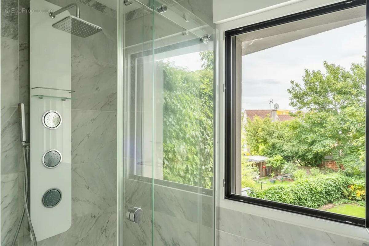 Maison de 6 pièces de 180 m² à Champigny-sur-Marne - photo 10