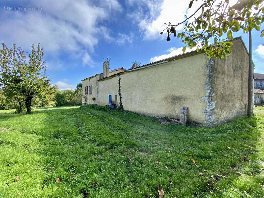 Maison à SAINT-CASSIEN
