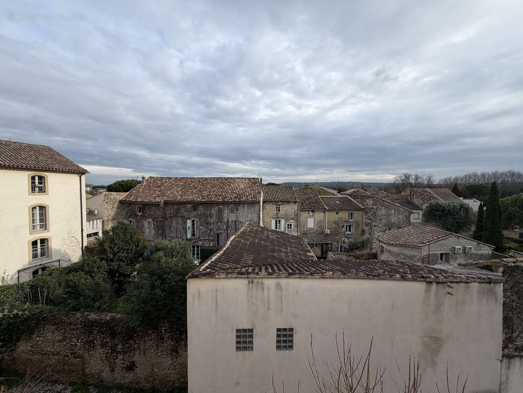 Appartement à ROQUEMAURE