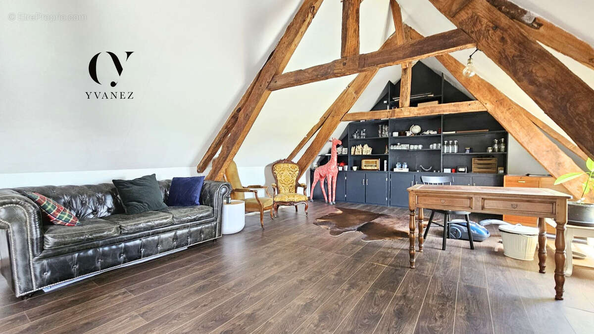 Maison à DOMAGNE