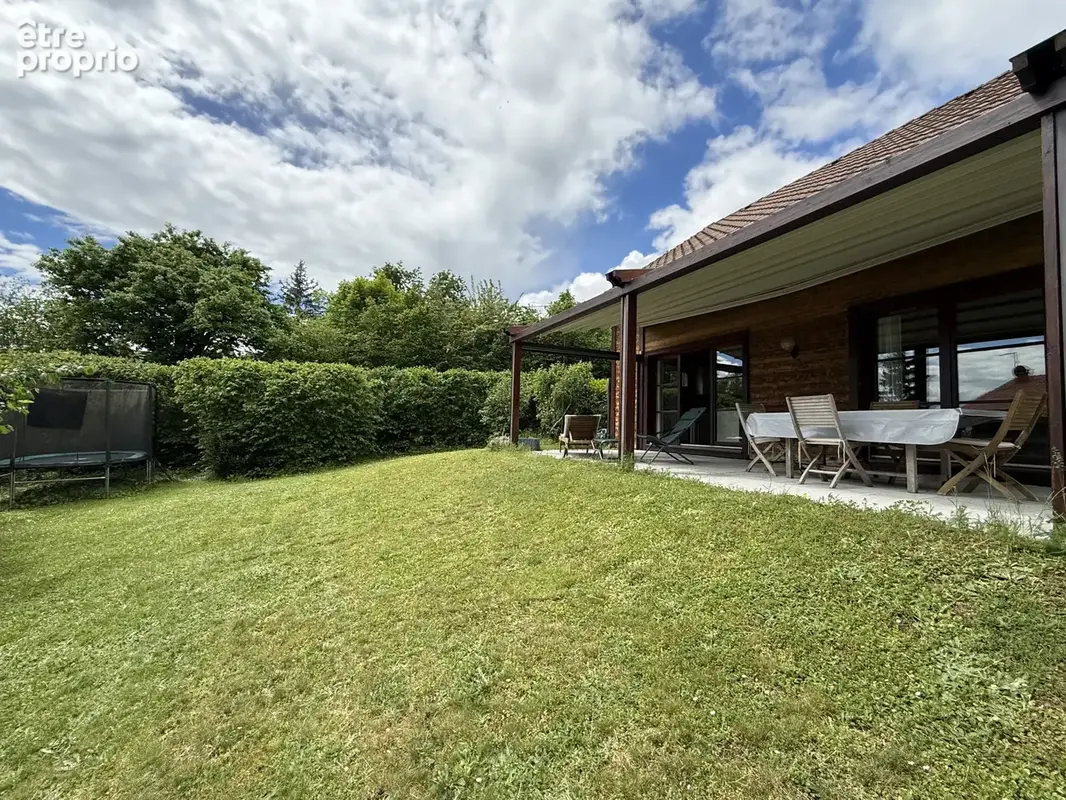 Maison bois 6 pièces à vendre à Grilly   4 chambres   Terrain 1 100 m2   Proche Divonne-les-Bains et Suisse - photo 3