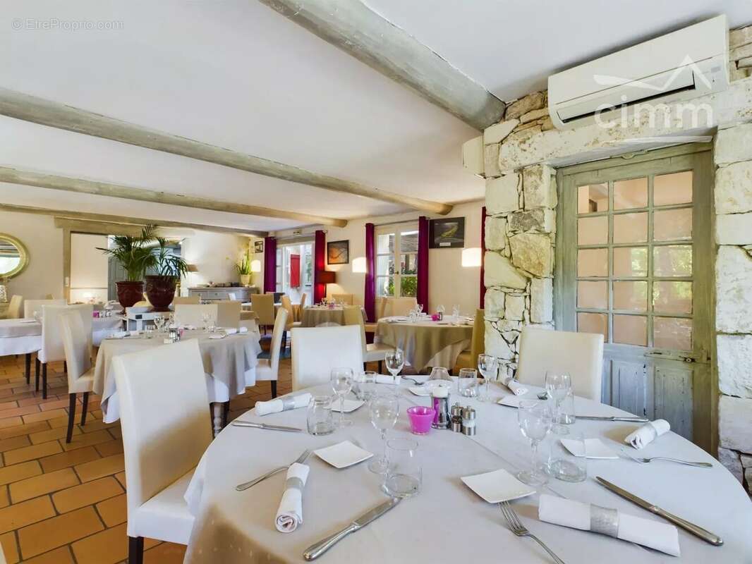 Commerce à SAINT-PAUL-LE-JEUNE