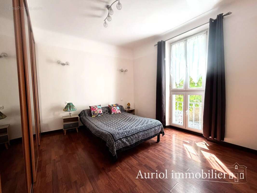 Appartement à AURIOL