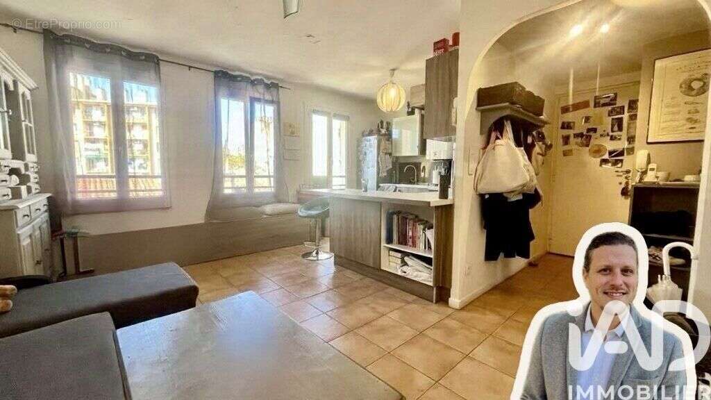 Photo 2 - Appartement à MARSEILLE-4E