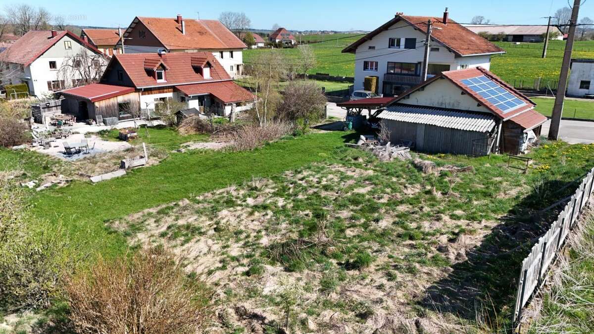 Terrain à LA RIVIERE-DRUGEON
