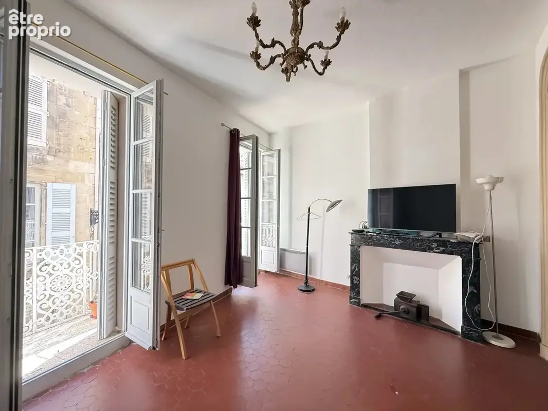 Immeuble avec balcon et terrasse. - photo 5