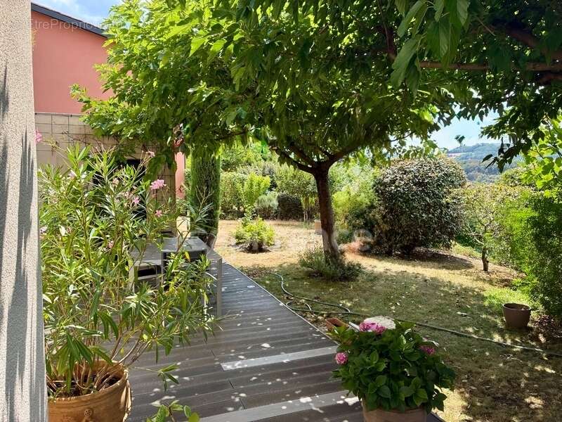 Maison 6 pièces à vendre 6 à SAINT-PIERRE-LA-PALUD - photo 2