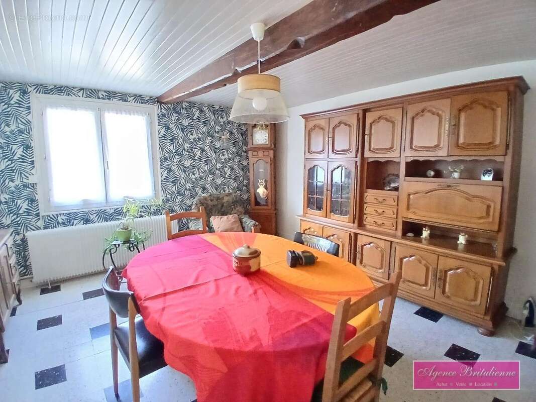 Maison à BRETEUIL
