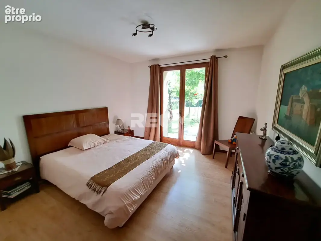 Maison en pierre  5 chambres voire +, à GARDONNE 264 m2 hab - photo 11