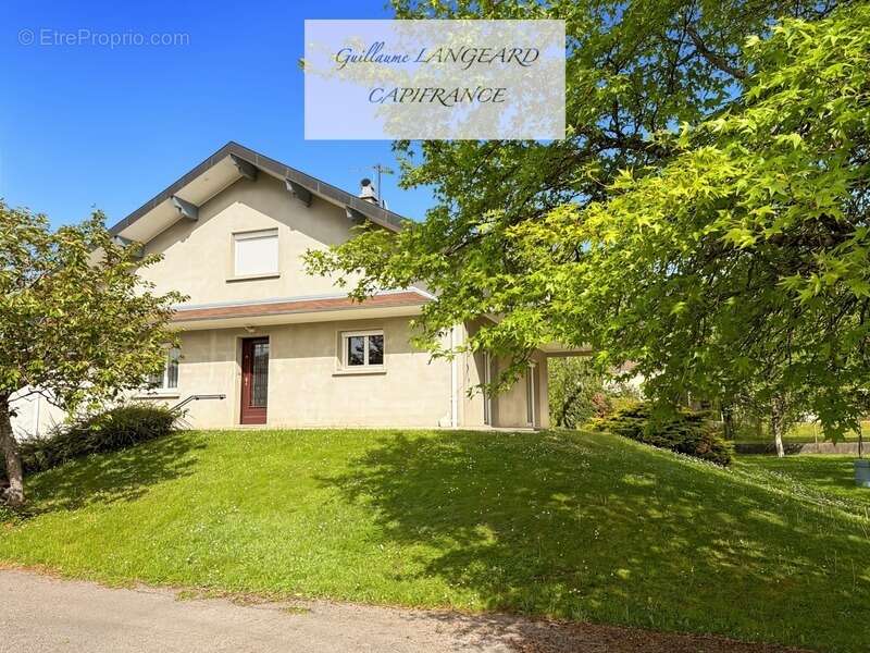 Groissiat (01) - maison spacieuse 6 pièces – 163 m² – terrain 1763 m² - photo 9