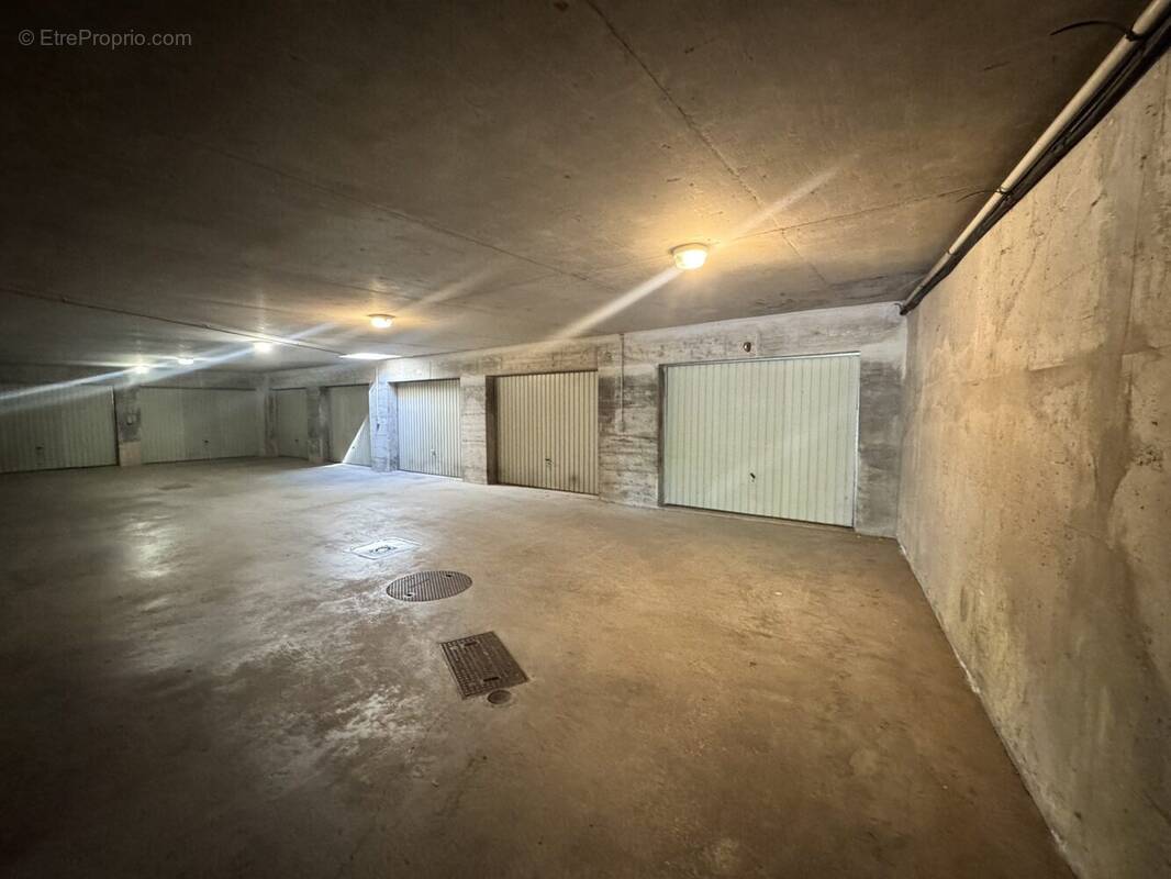 Parking à CHATELGUYON