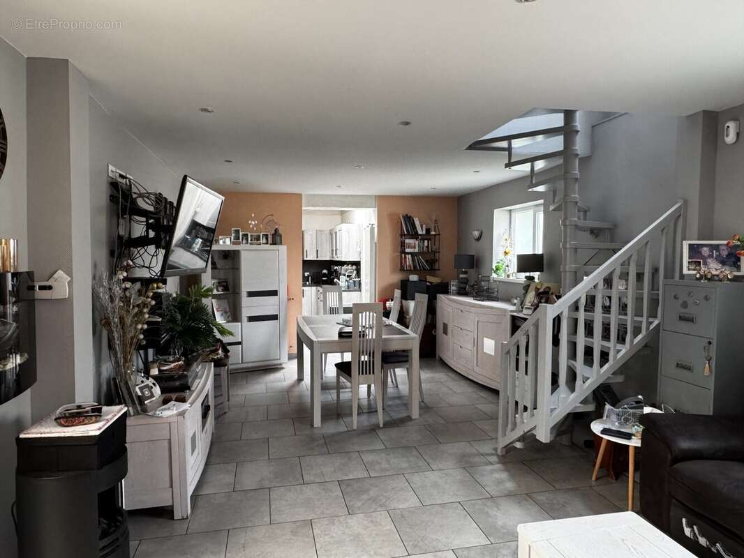 Maison 4 pièces 102 m² à vendre à Lezennes (59260) - photo 2