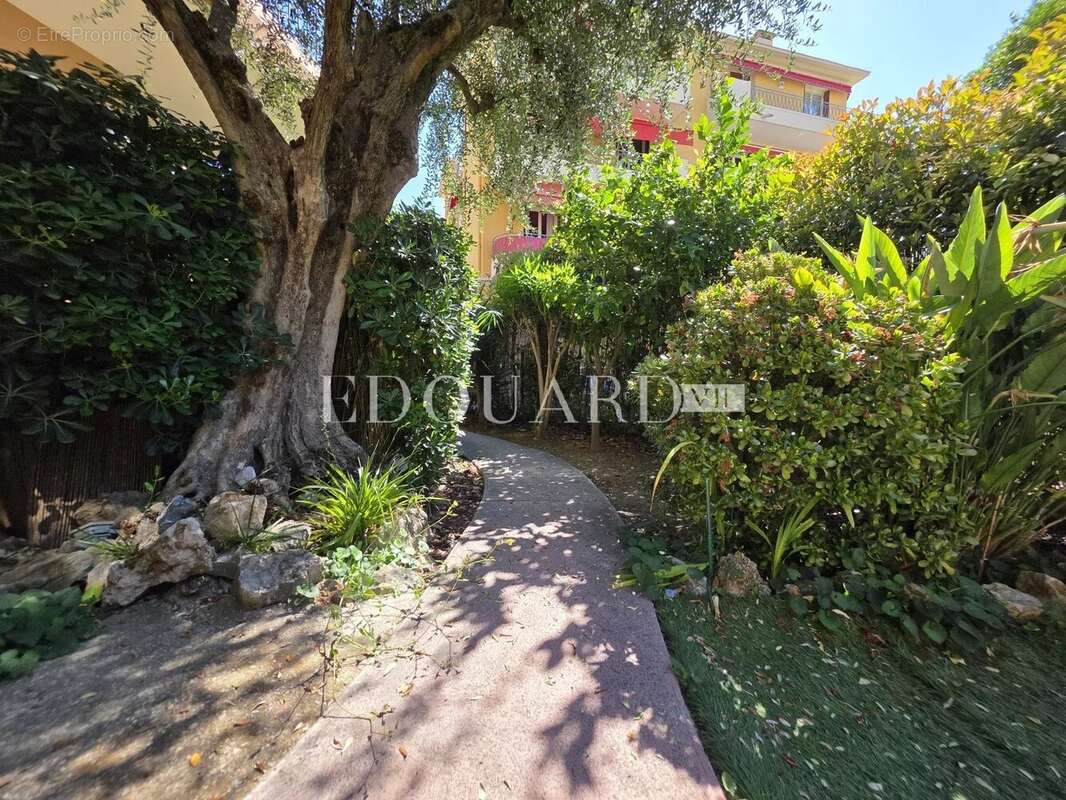 Appartement à ROQUEBRUNE-CAP-MARTIN