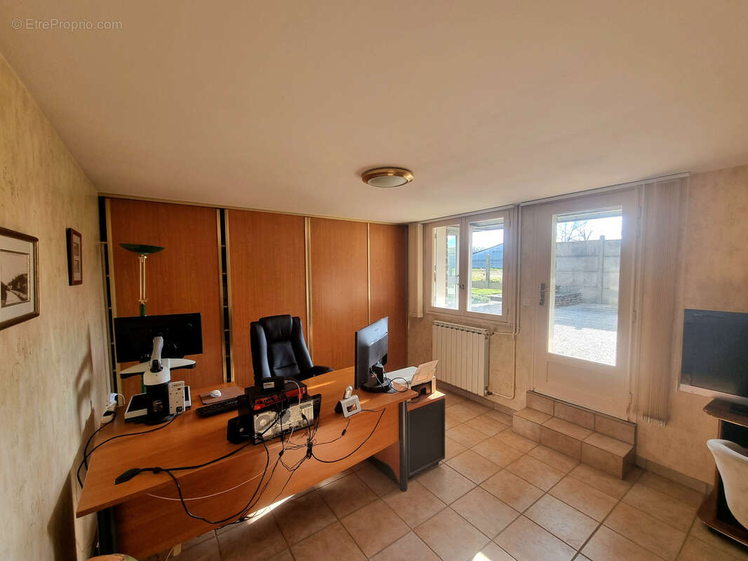 Maison à SAINT-ERBLON