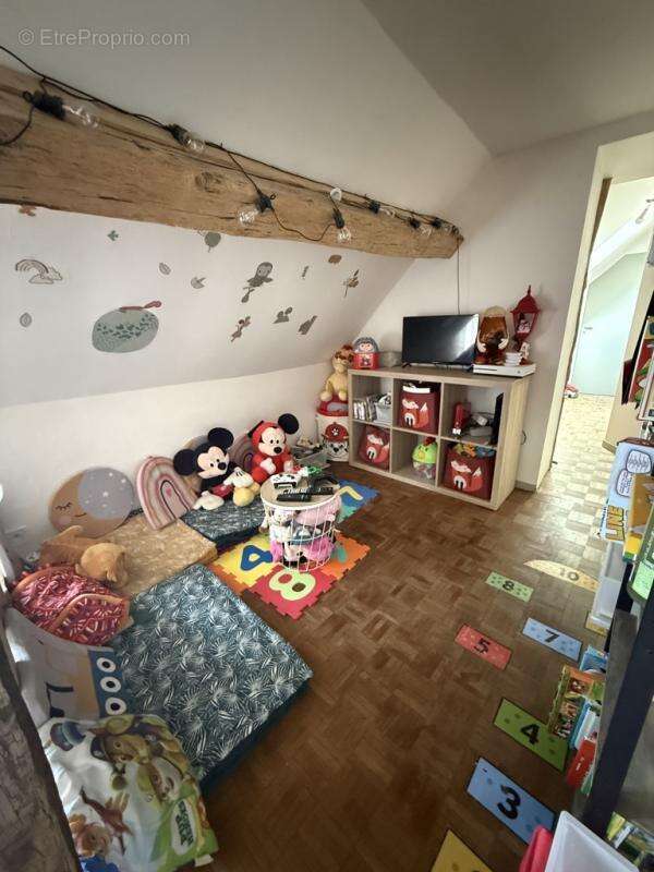 Maison à COLONARD-CORUBERT