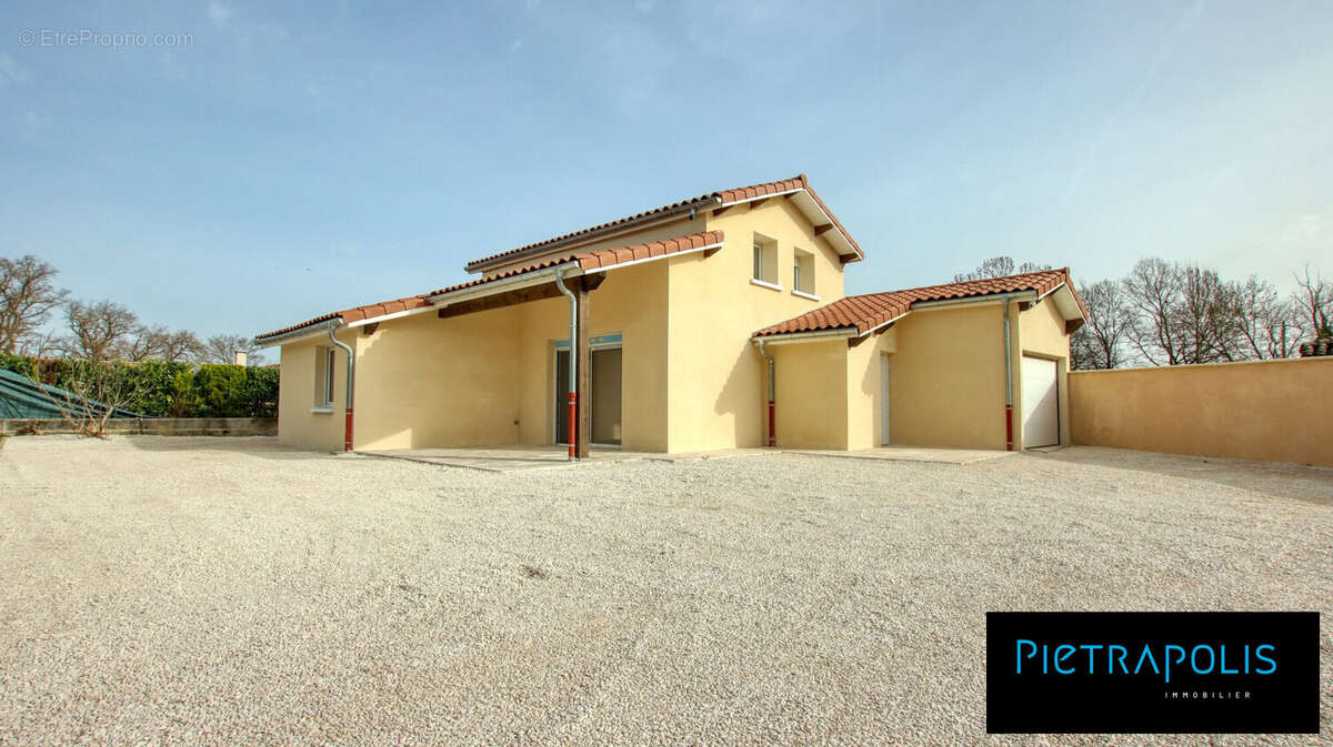 Maison 115 m² à Saint-Nizier-Le-Desert  - photo 6
