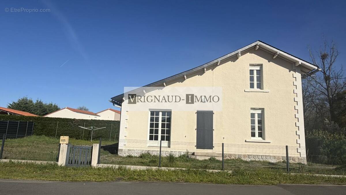 Maison à MOUCHAMPS