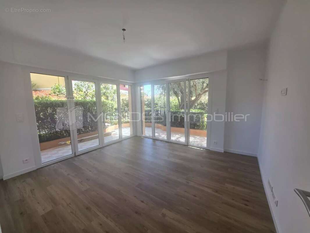 Appartement à ROQUEBRUNE-CAP-MARTIN