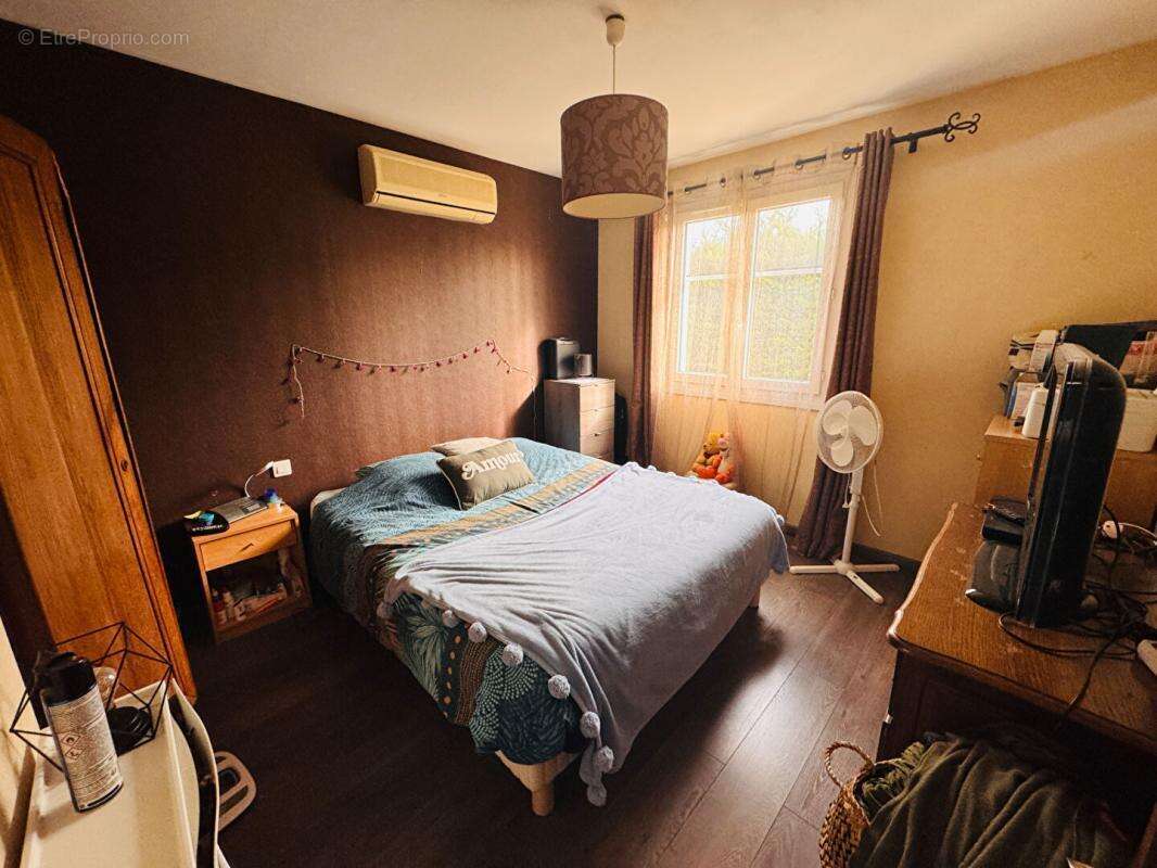 Maison à SAINT-PARIZE-LE-CHATEL