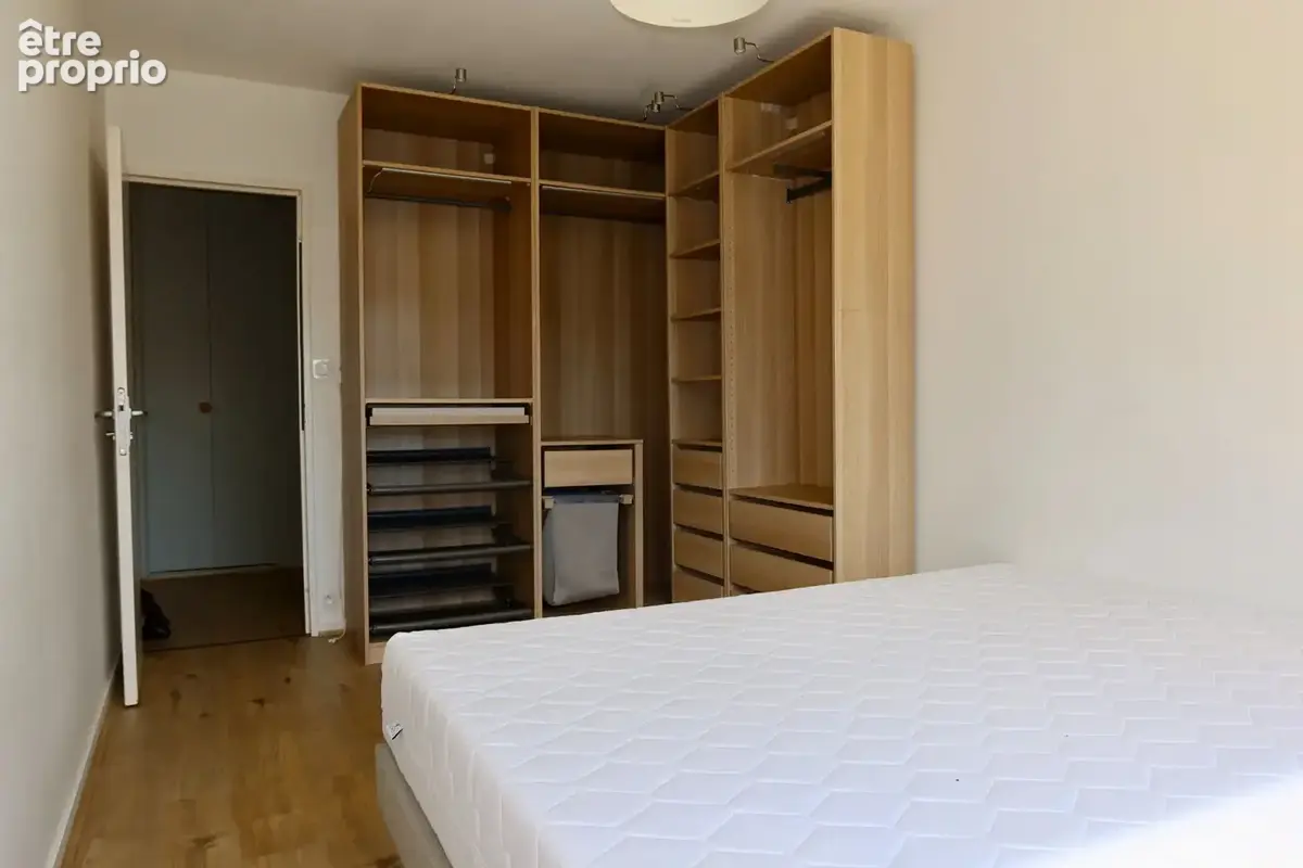 Dernier étage avec balcon et vue cathédrale - T5 de 100 m² avec garage - photo 4