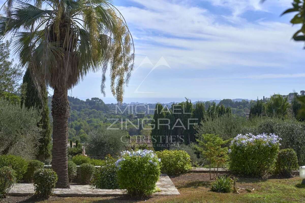 Mougins - Terrain avec permis de construire purgé - photo 9
