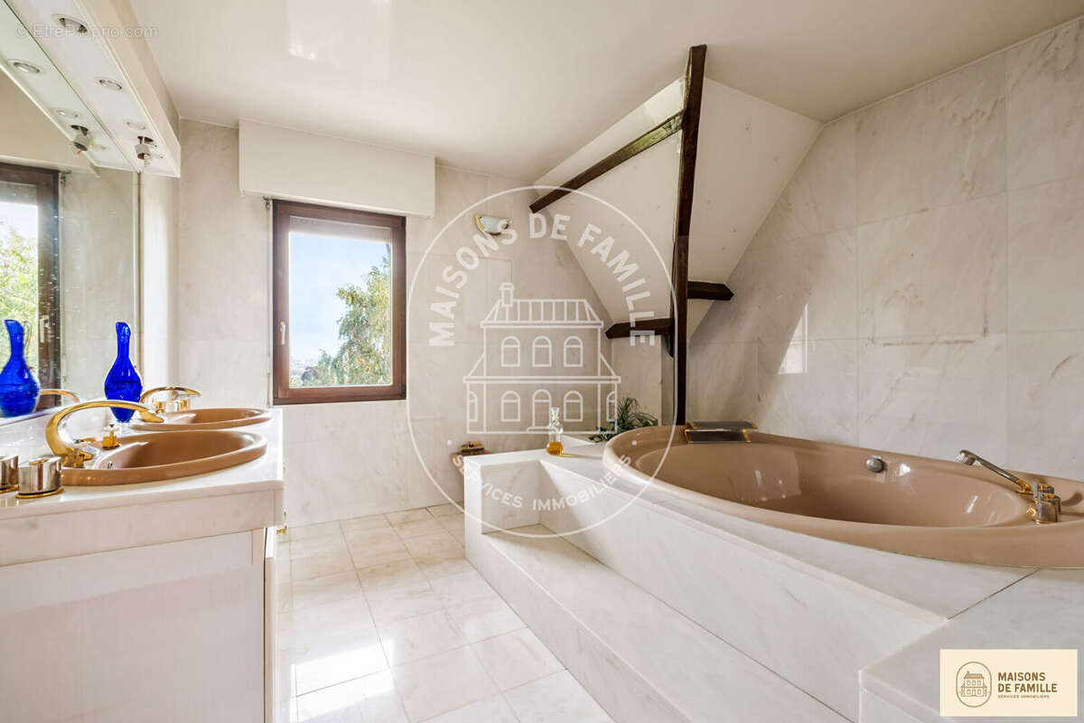 Maison à LOUVECIENNES