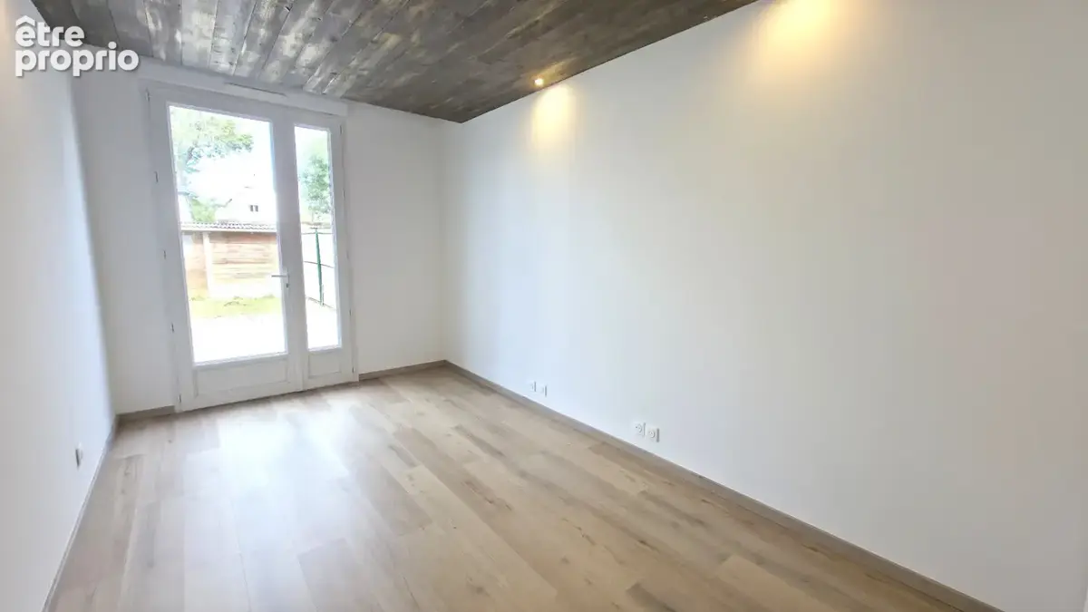 Maison de centre bourg de plain pied 2 chambres et jardin Donges 4 pièce(s) 87 m2 - photo 14