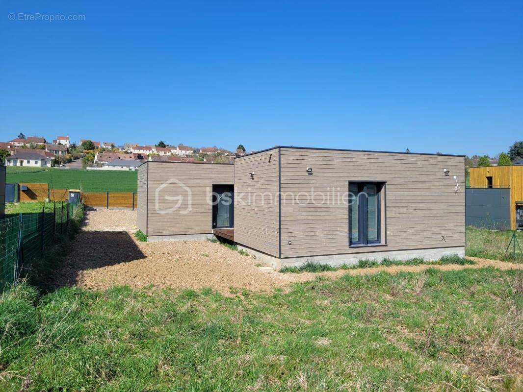 Maison à COURLON-SUR-YONNE